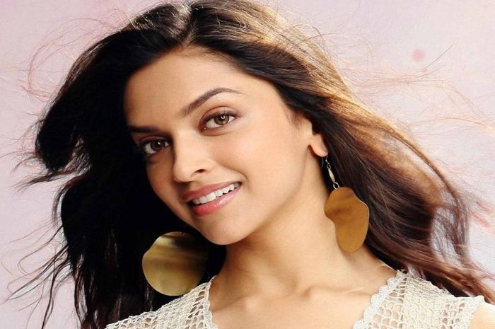 Deepika Padukone: It's not my decision to flaunt Bollywood for Hollywood