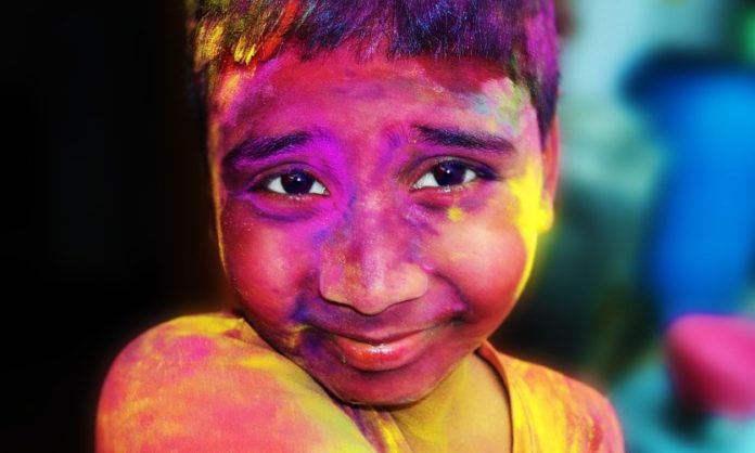 Measures to avoid and remove Holi colors