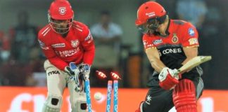 Shane Watson gives knee to the front of Akshar Patel