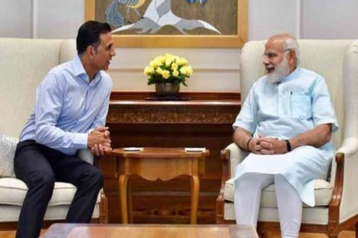 Why, after seeing the name of Akshay Kumar's film 'Toilet Ek Prem Katha', the smiling PM Narendra Modi