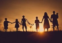 गृहस्थ आश्रम में रहकर भी ज्ञान को पाया जा सकता है Family