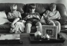 जानिए यूपी, बिहार सहित अन्य राज्यों के कितने प्रतिशत बच्चे मोबाइल एडिक्शन का शिकार Mobile Addicition