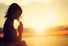 पूजा करने वाला हर इंसान ईश्वर का सच्चा भक्त नहीं होता prayer