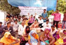 सण्डीला तहसील परिसर मे चल रहे तीन दिन से भारतीय किसान यूनियन के धरना प्रदर्शन