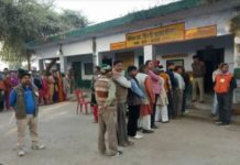 Voter Line in Hardoi