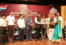अध्यापक एवं विकलांग राजेंद्र लाड बने आदर्श व्यक्तिमत्व