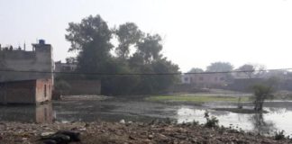 First put garbage on Talobo land in Hardoi district and then build the building