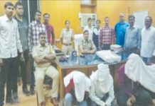 10 लाख की पुरानी नोट जप्त, अकोला खदान पुलिस की कार्रवाई
