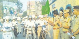 अकोला में सुरक्षित यातायात के लिए पुलिस ने निकाली आदर्श रैली