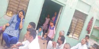 अपहरण हुई बालिका के परिवार से मिली कृष्णा पूनिया