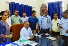 काले झंडों के साथ उतरे चिकित्सक अपने काम पर