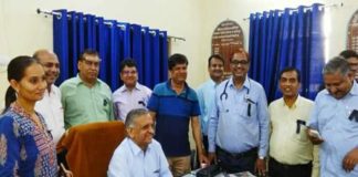 काले झंडों के साथ उतरे चिकित्सक अपने काम पर