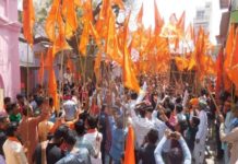 राम नवमी शोभा यात्रा का राजगढ़ में मुस्लिमो ने किया पुष्पवर्षा से स्वागत