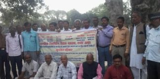वित् विहीन शिक्षको ने किया बुद्धि शुद्धि के लिए हवन व तेरहवी भोज का आयोजन