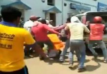 बवाल: पश्चिम बंगाल में फाइल नॉमिनेशन के दौरान BJP कार्यकर्ताओं को TMC कार्यकर्ताओं ने पीटा, एक पुलिसकर्मी भी घायल WEST BANGAL PROTESTED